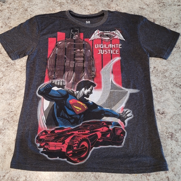 Boys Batman vs. SUPERMAN  Dawn of Justice Graphic Tee NWOT (m) - Picture 3 of 9